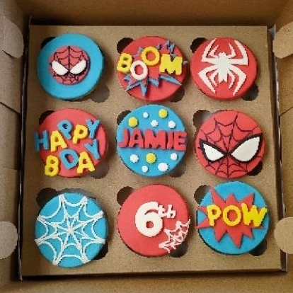 

fondant cupcake spiderman Bandung isi 9 cupcakes