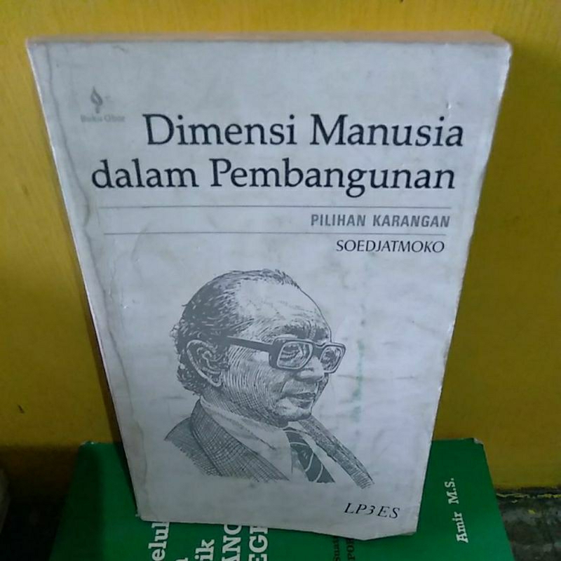 dimensi manusia dalam pembangunan SOEDJATMOKO buku bekas yang ori