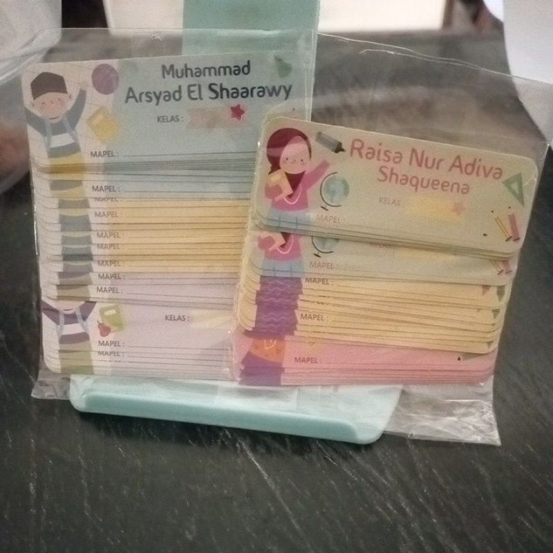 

Label nama Raisa & Arsyad