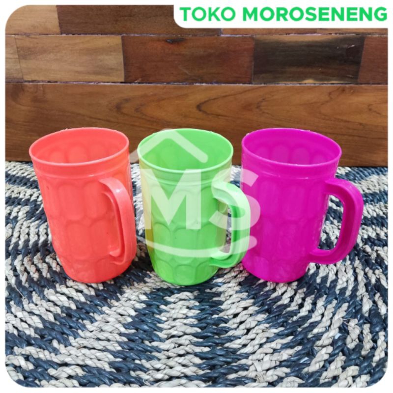Gelas Minum Gagang Gocek Plastik Warna YNY