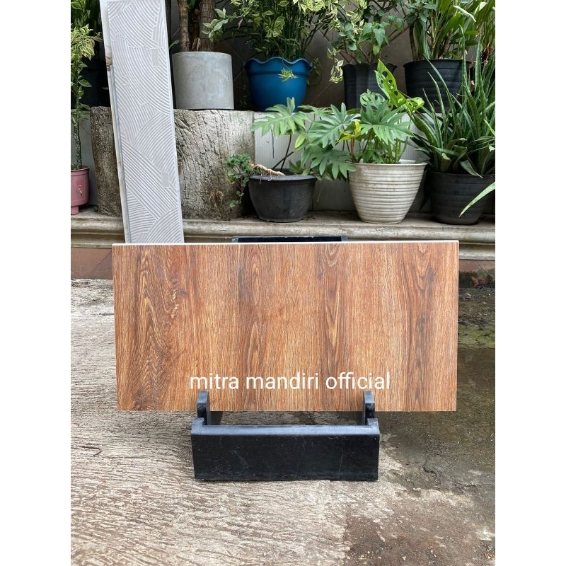 Granite tangga pijakan 30x60 Nuca dark brown / bevel