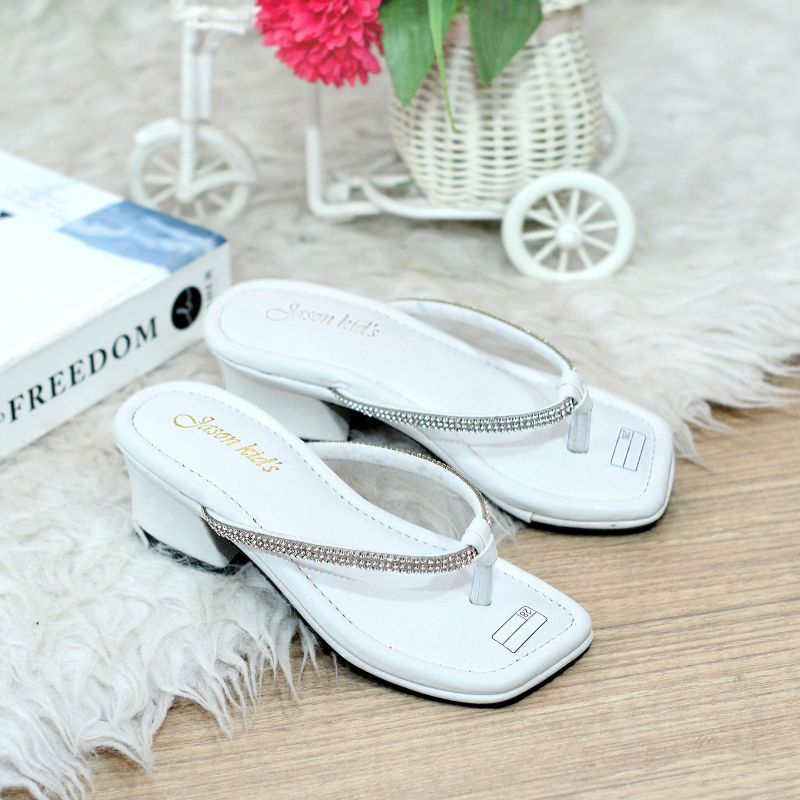 Sandal Pesta Anak Perempuan Hak Tahu Jepit Permata Oktavia