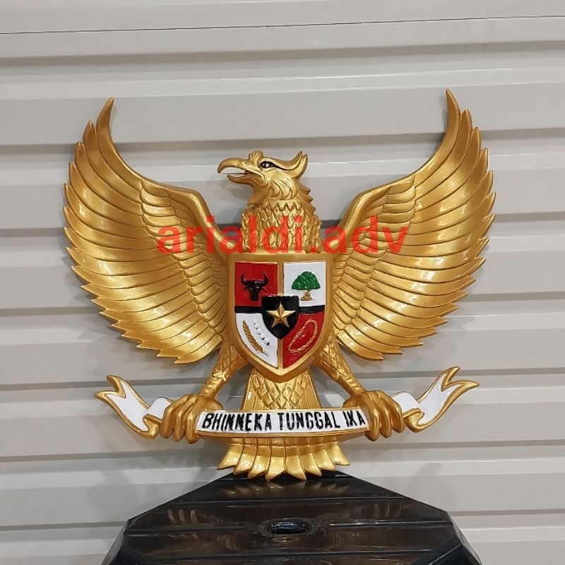 

Patung garuda pancasila fiber ukuran 50 cm