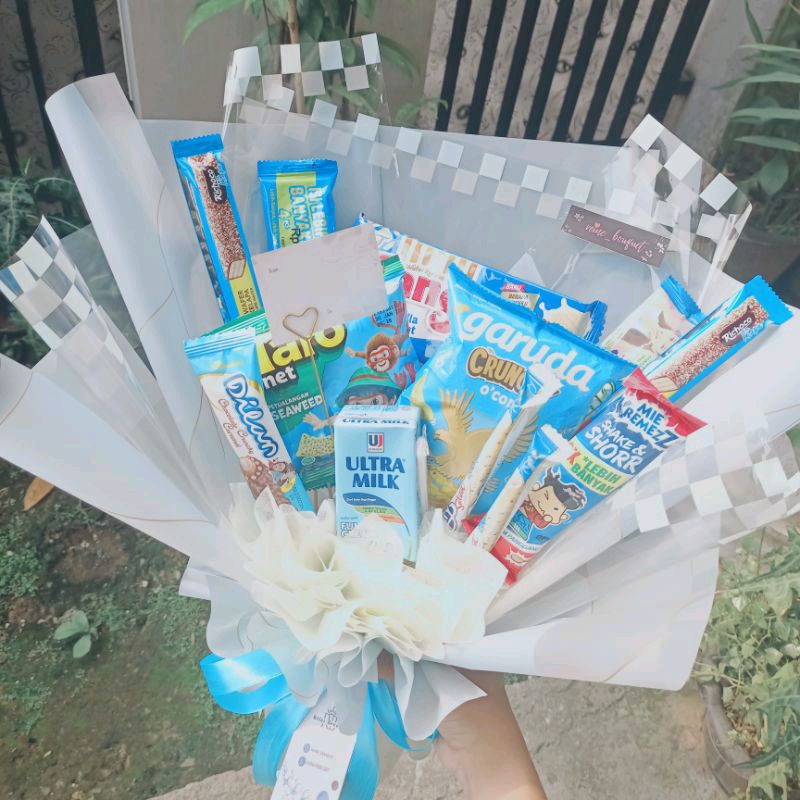 

Buket Snack Biru/Blue Snack Bouquet/Wisuda/Graduate/Ulang Tahun/Jajanan/Cemilan
