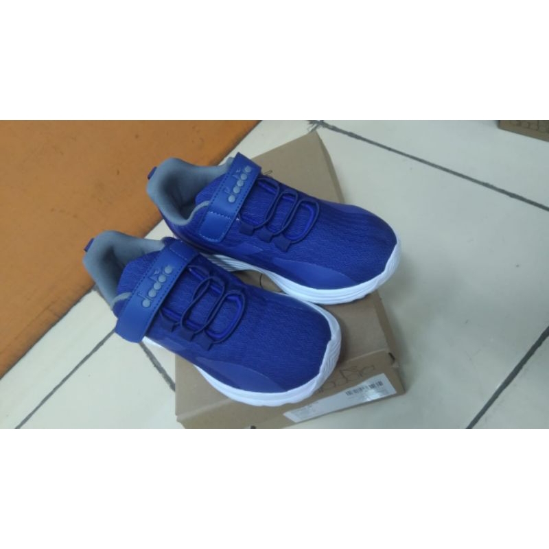 Shoes Diadora Kids Size 33