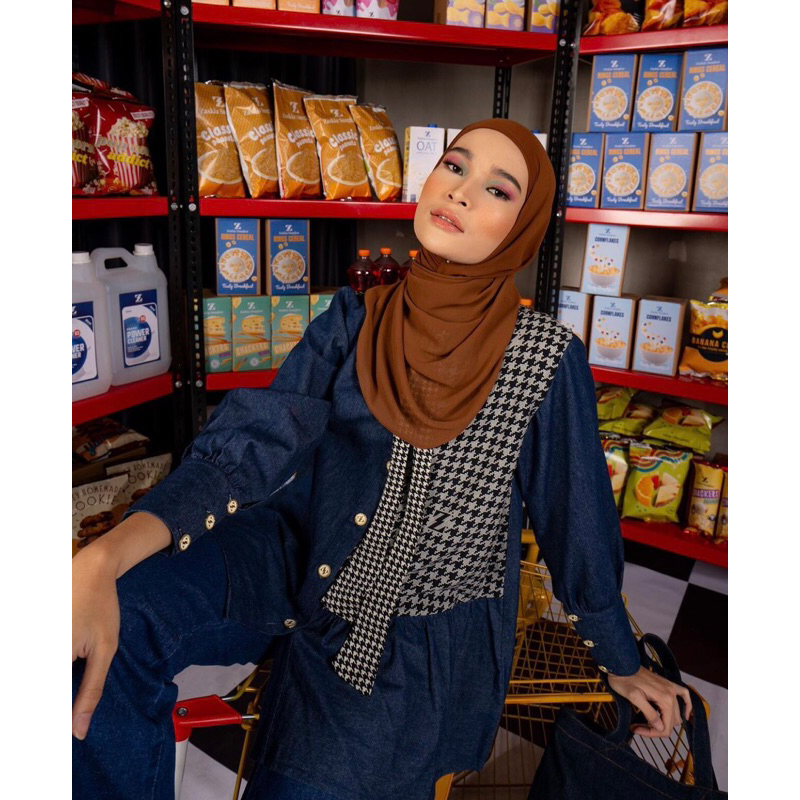 Zaskia Sungkar Magda Blouse