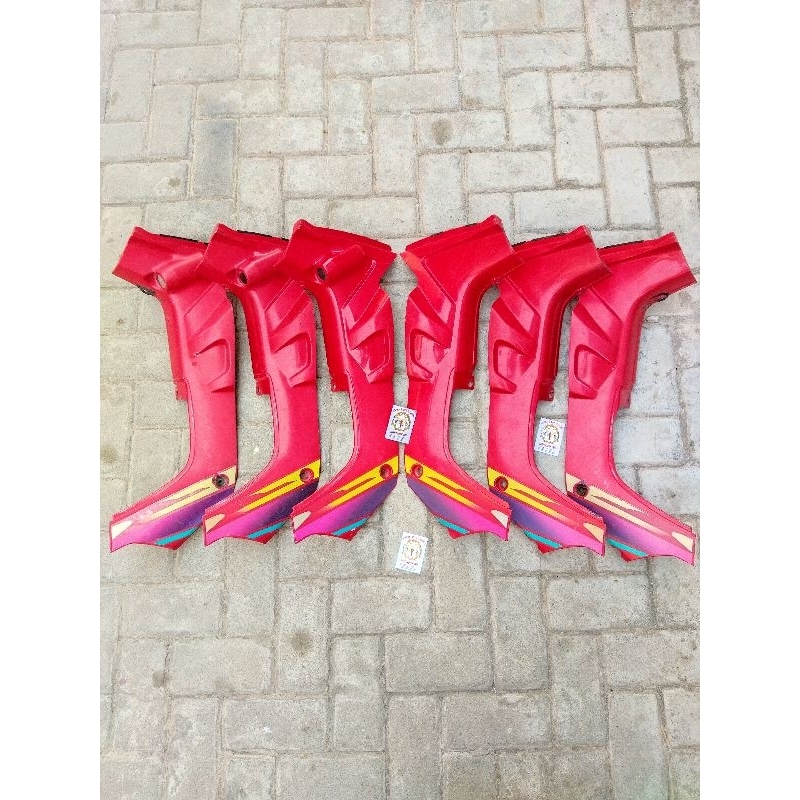 Sayap Dalam Legshield Kepangan Crypton Original Merah