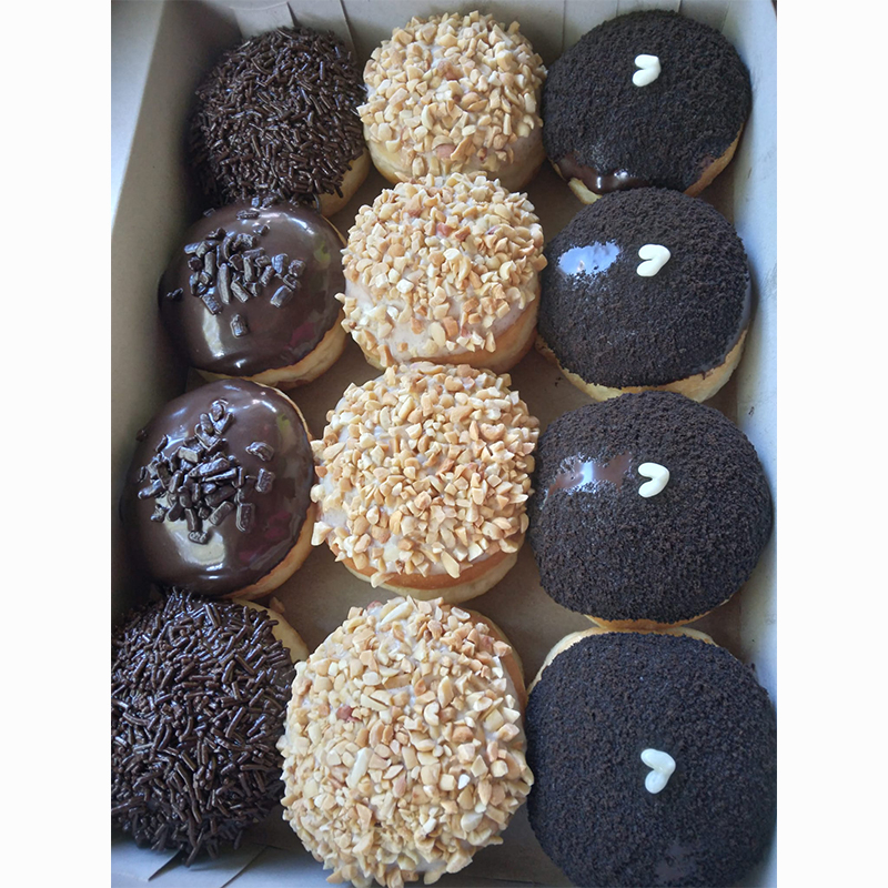 

Donat topping premium kacang coklat meses oreo