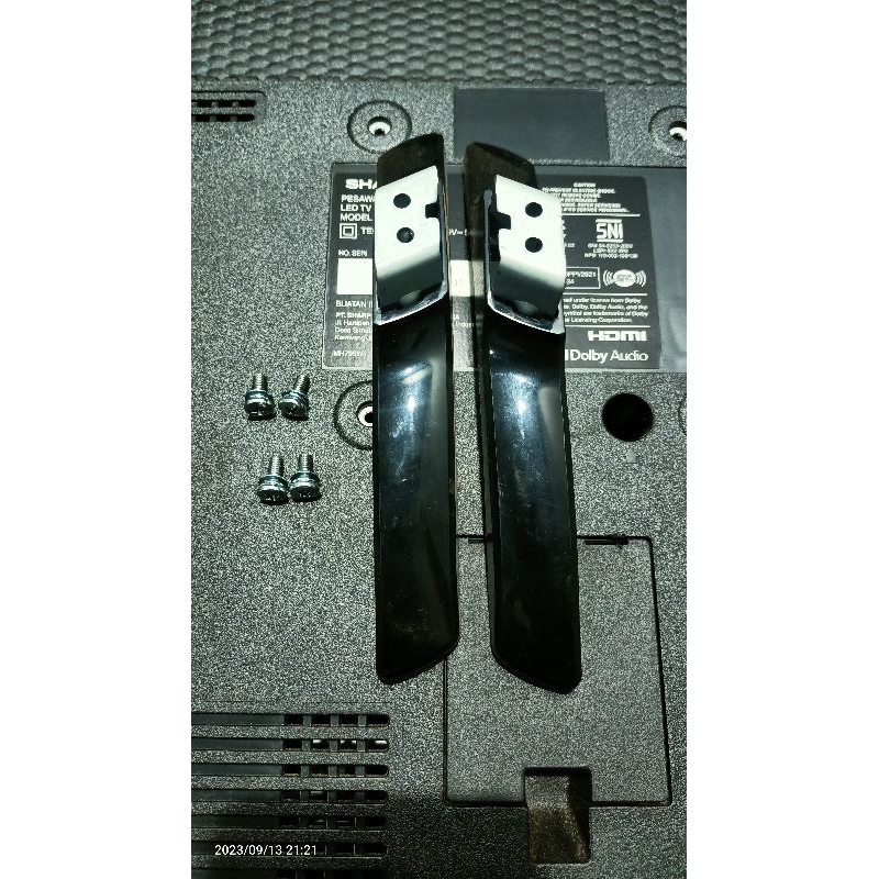 stand kaki tv led sharp 32 inc .