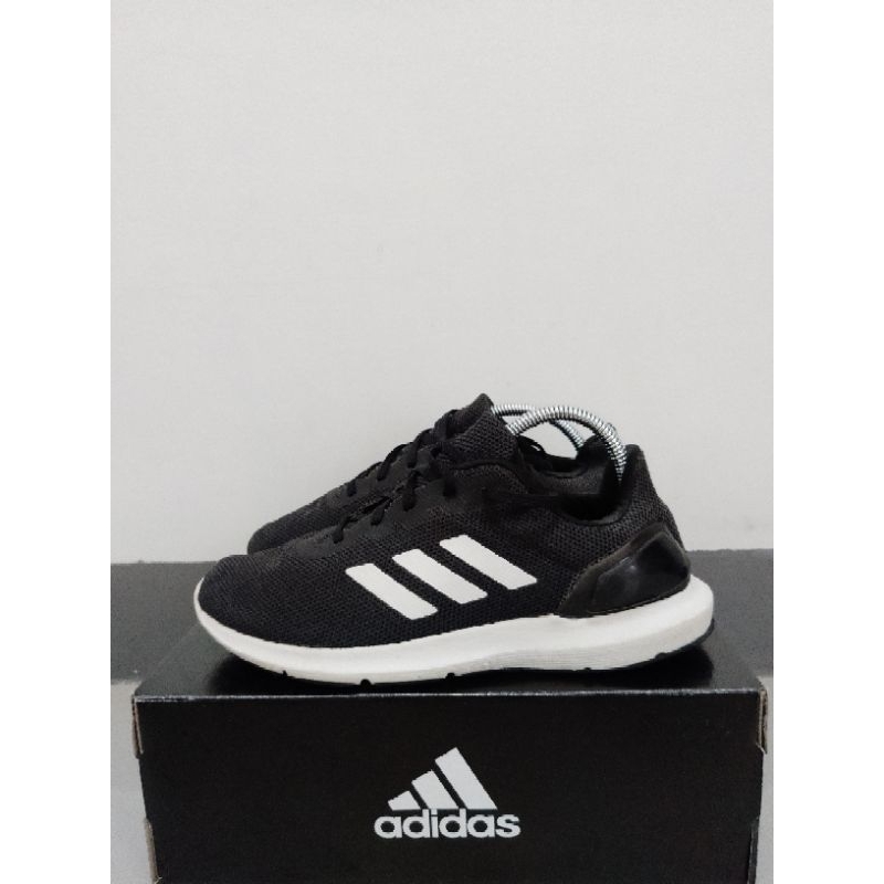 Sepatu Second Branded 4D1D45 Cosmic Hitam Sneakers Running Size 41,5