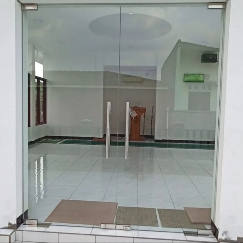 pintu tempered kaca 12mm custom