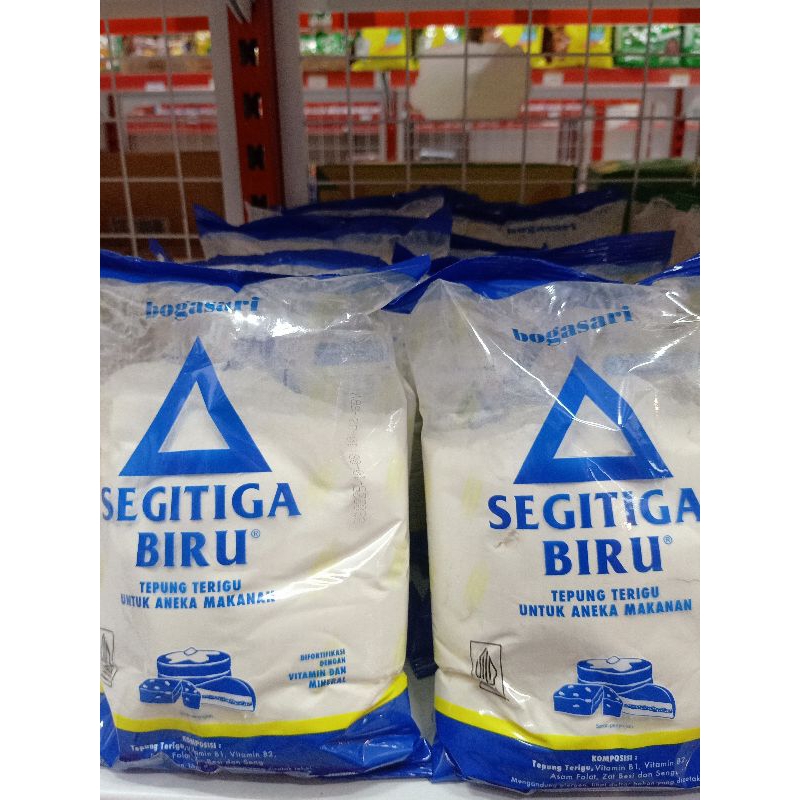 

Tepung Terigu Segitiga Biru 1kg (Aneka makanan)