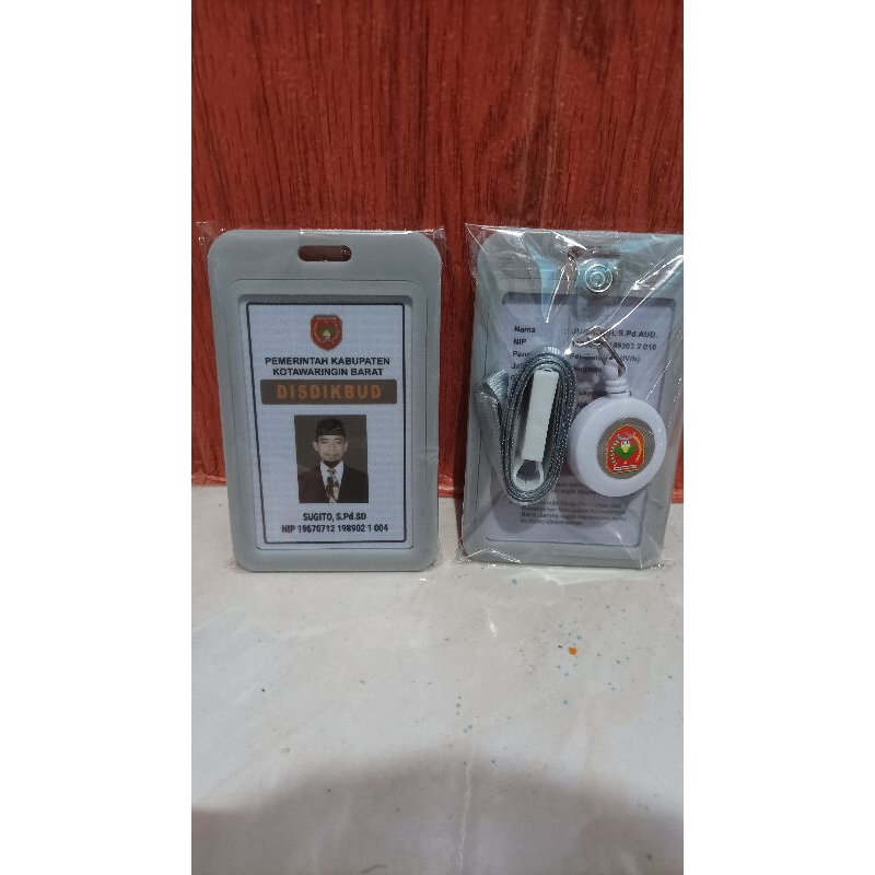 

ID Card + Tempat dan gantungan