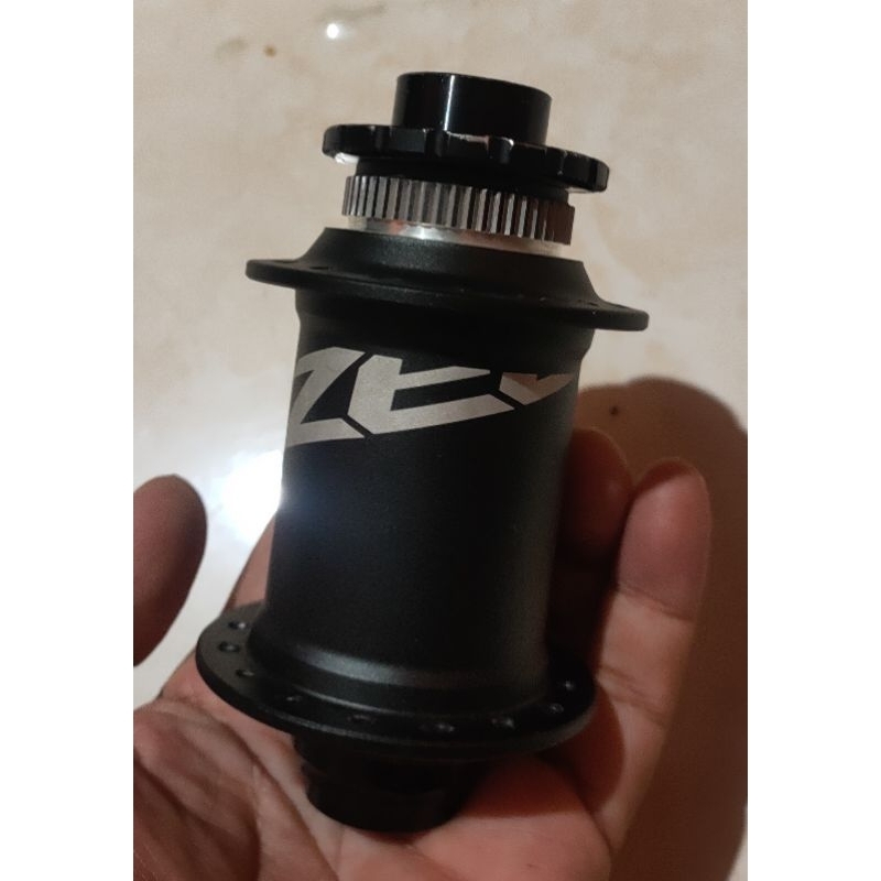 Hub Shimano Zee Depan