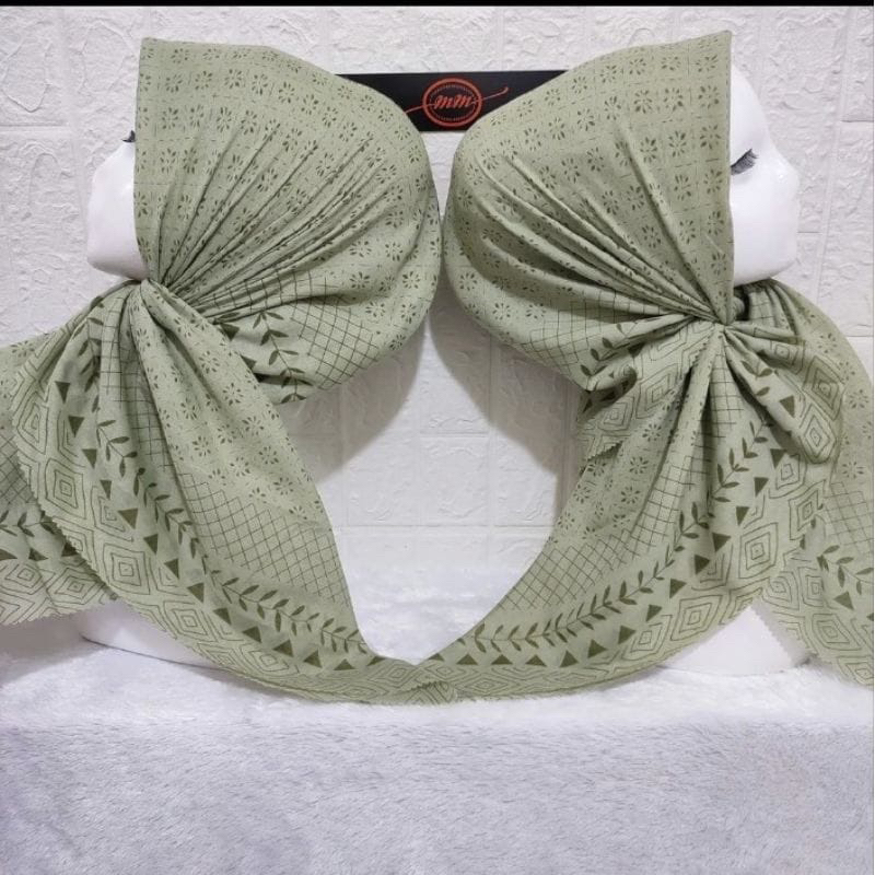 Hijab Segi Empat Voal Motif Bunga Warna Hijau Sage Jilbab Terbaru