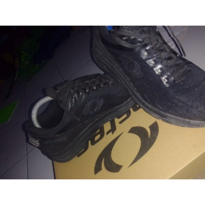 sepatu astec Indy running