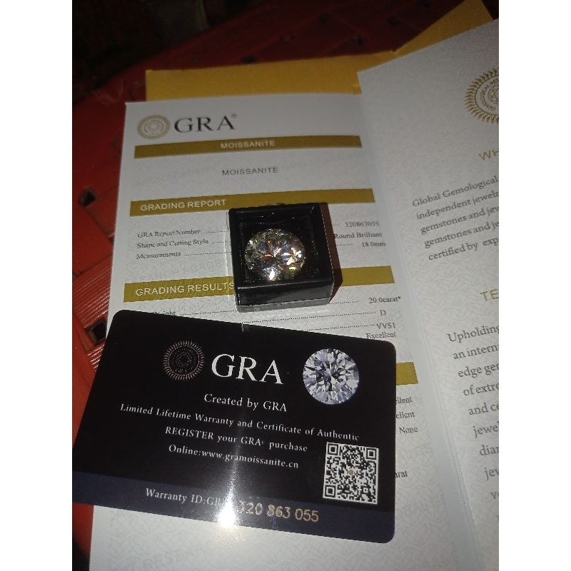 Berlian Moissanite sertifikat GRA