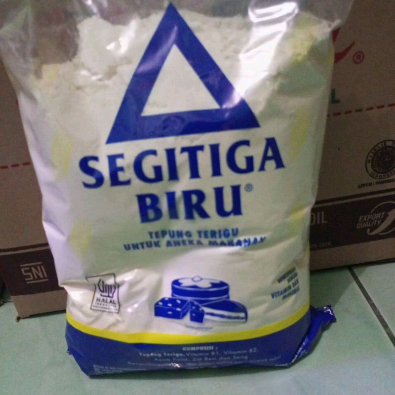 

TEPUNG TERIGU SEGITIGA BIRU 1 kg