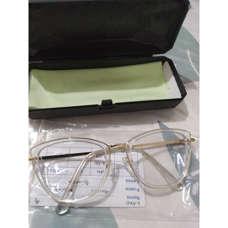 Frame Kacamata Bening