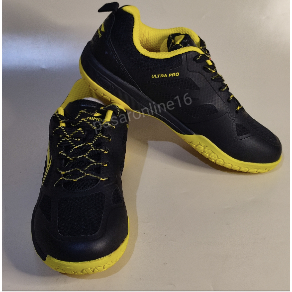 LINING ULTRA PRO SEPATU BADMINTON