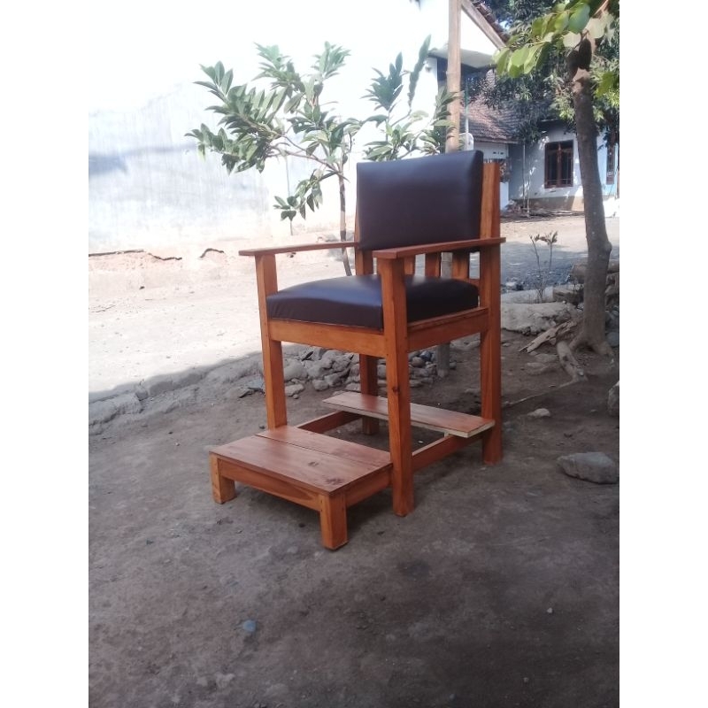 KURSI PANGKAS RAMBUT, KURSI POTONG RAMBUT, KURSI CUKUR RAMBUT, KURSI KAYU, KURSI SALON, KURSI IBU HA