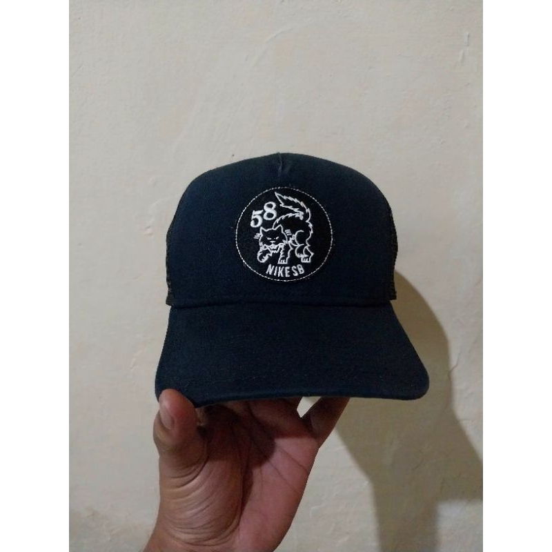 Topi Trucker Nike SB 58 hitam second original