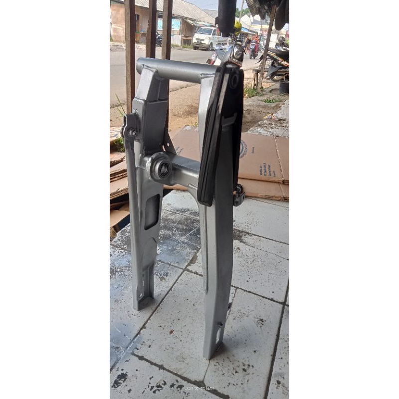 sasis swing arm garpu belakang Vixion old original copotan