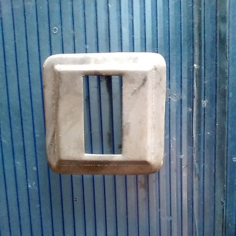 Tapak holo besi 2x4