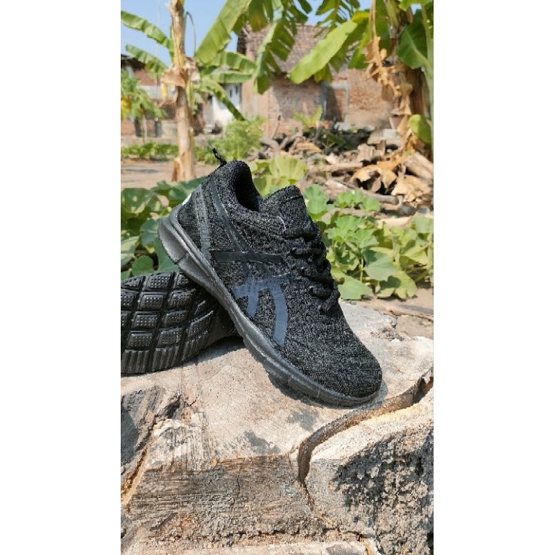 sepatu sekolah sneakers peilon hitam puma