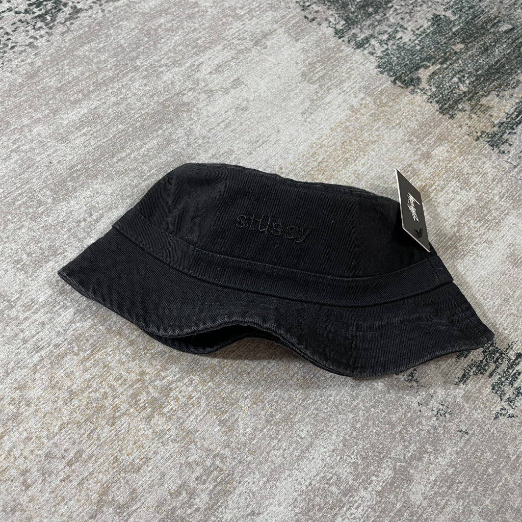 STUSSY AURORA WASHED TWILL BUCKET HAT // BLACK