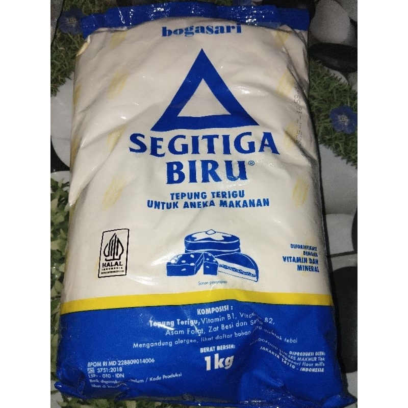 

Tepung terigu segitiga biru 1kg