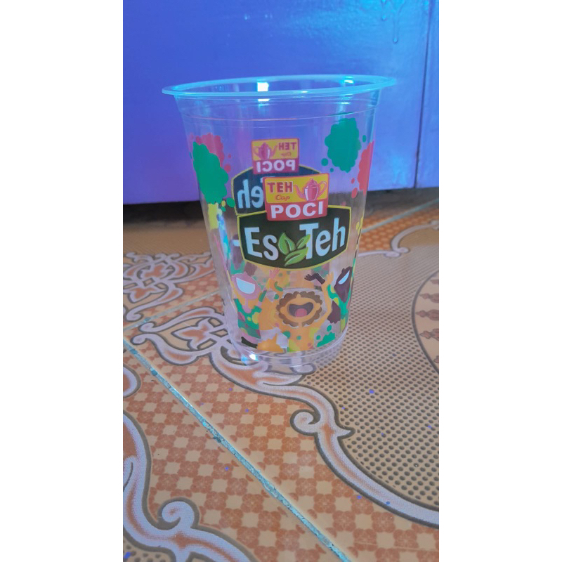 

Cup pochaai size 16