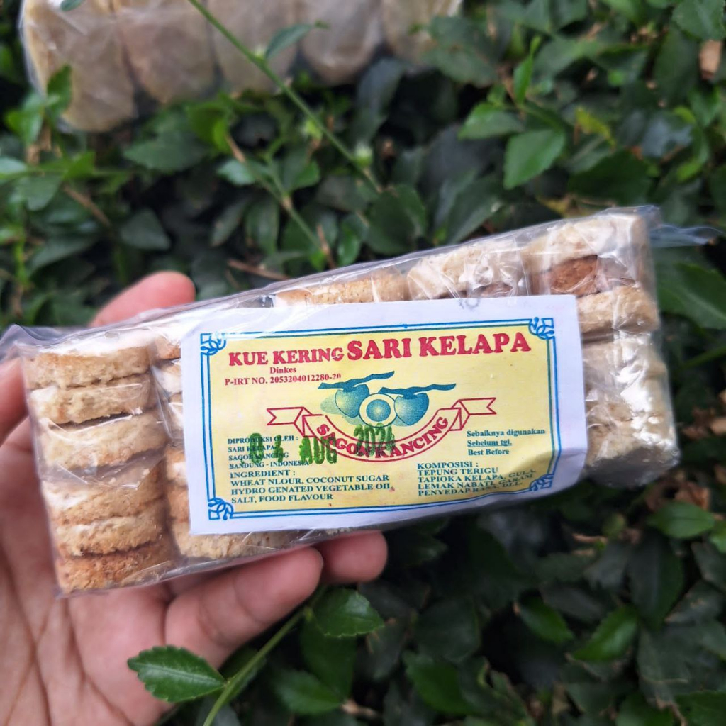 

Kue Sagon Kancing Sari Kelapa 100gr 1 Pak Isi 10 Bungkus