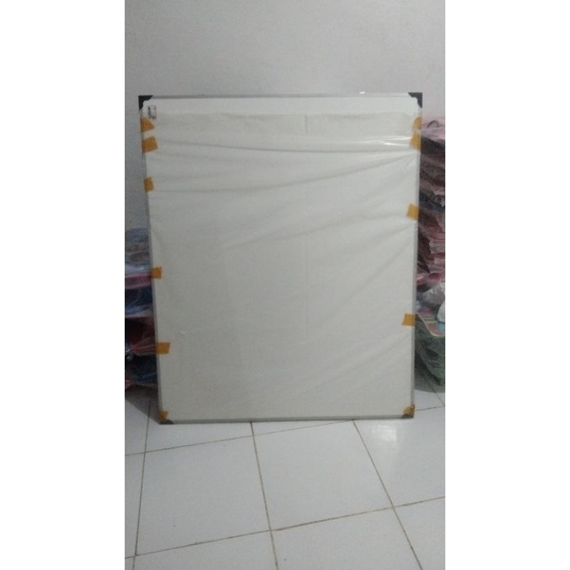 

PAPAN TULIS WHITEBOARD DINDING 60×90 PLUS SPIDOL DAN PENGHAPUS
