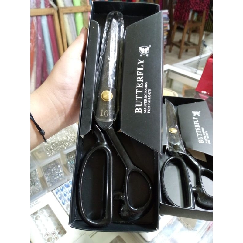 

GUNTING KAIN SUPER TAJAM BAHAN FULL BESI TIDAK BERKARAT Merk " BUTTERFLY" ORIGINAL