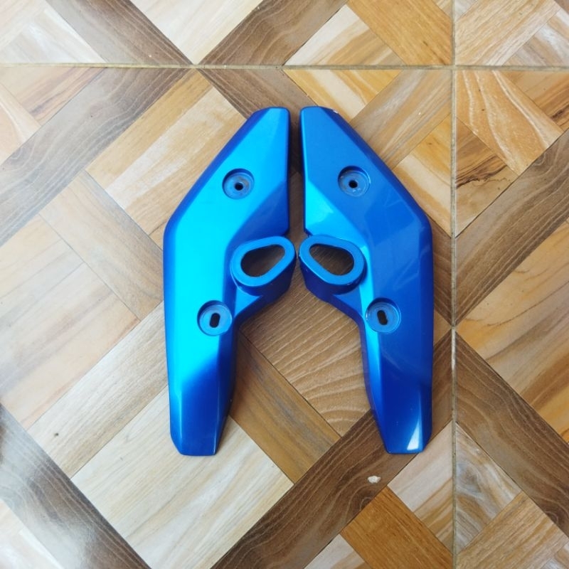 kupingan lampu byson