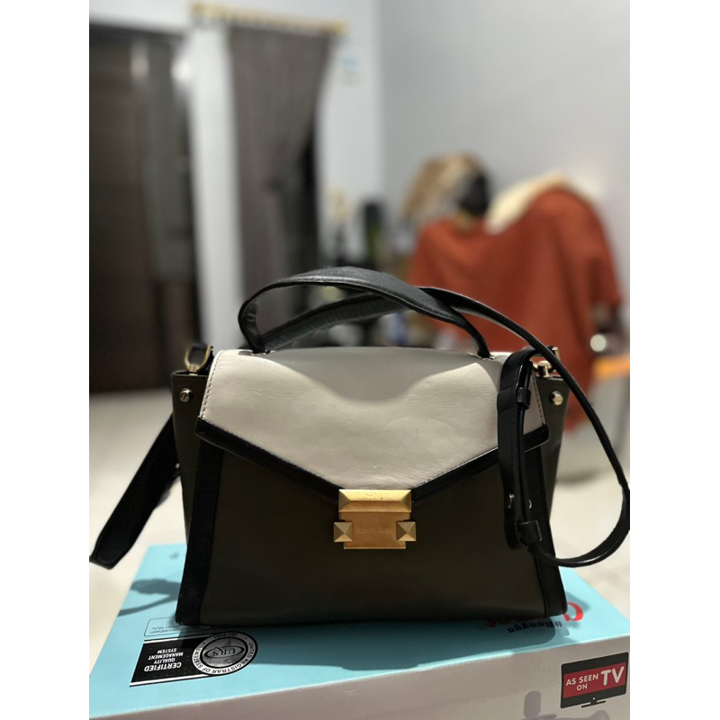 Michael KOrs Whitney Top Handle