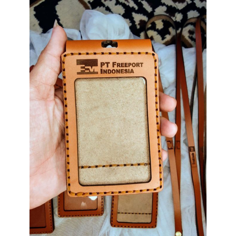 

id card kulit custom PT Freeport lipat/magnet