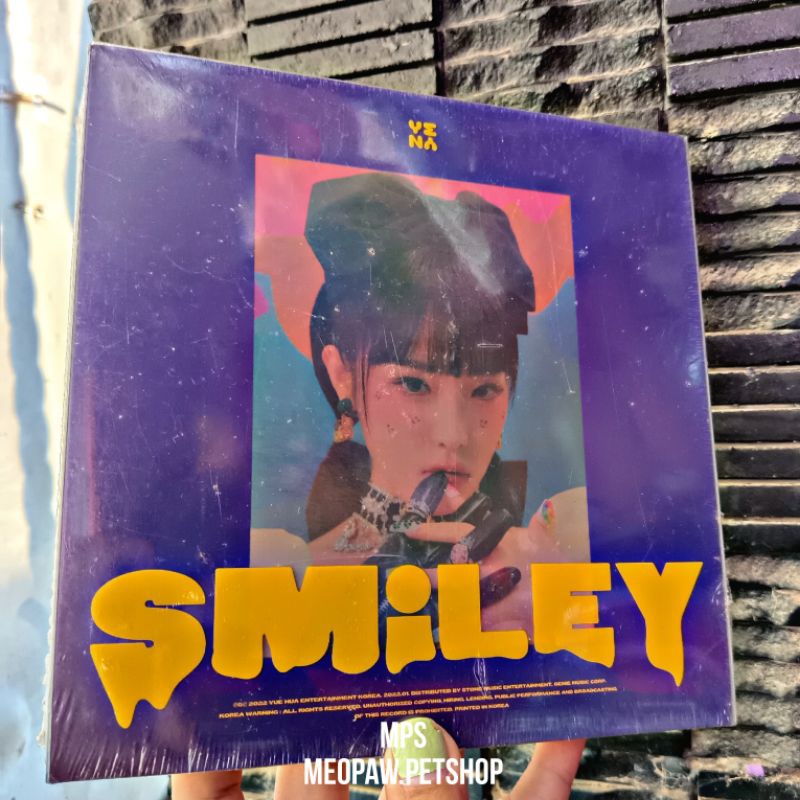 [SEALED] Yena 1st Mini Album - SMILEY