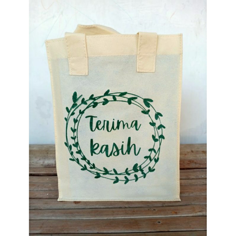 

Goodie Bag Spundbond/Tas Souvenir Nikah Ultah