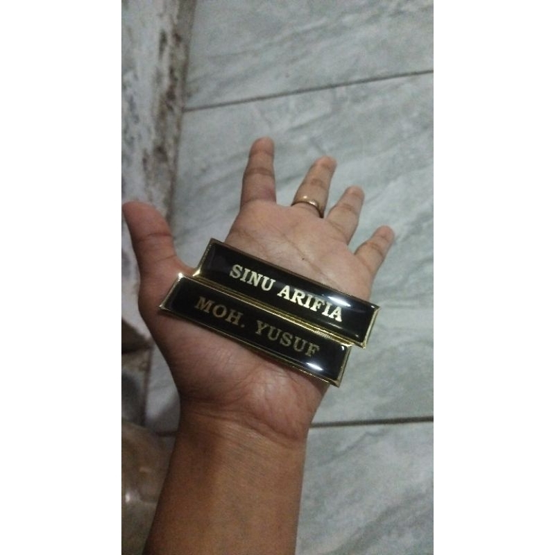 PAPAN NAMA TAG NAMA DADA PENITI KUNINGAN