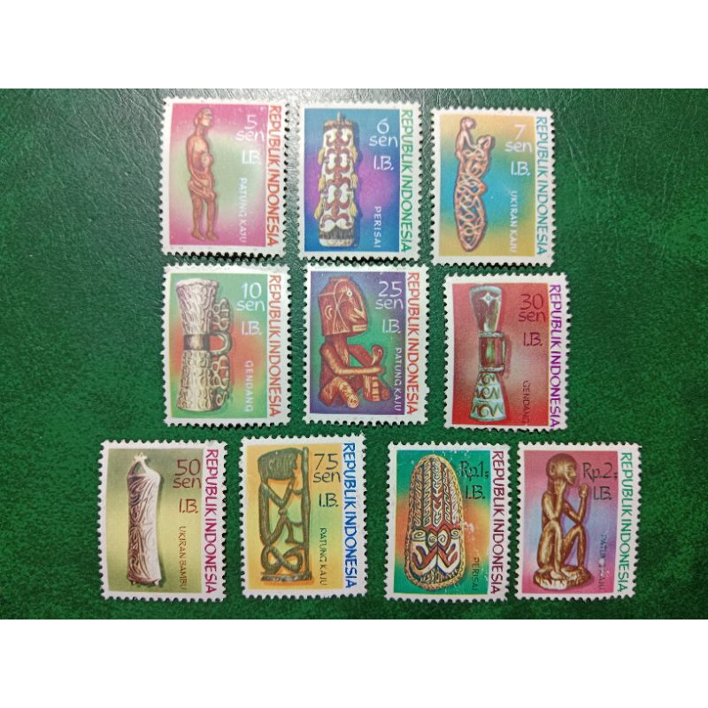 

Prangko Irian Barat 10 Pcs Ukiran kayu tahun 1970 UN USED