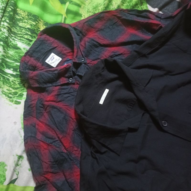 Gu open collar hitam