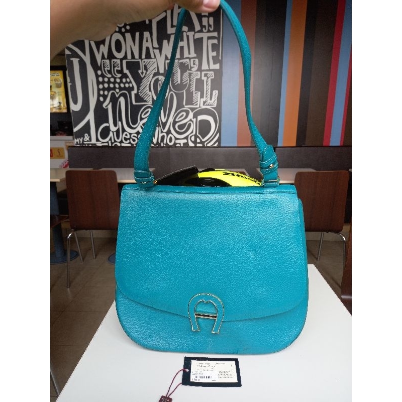 Preloved Aigner Hobo