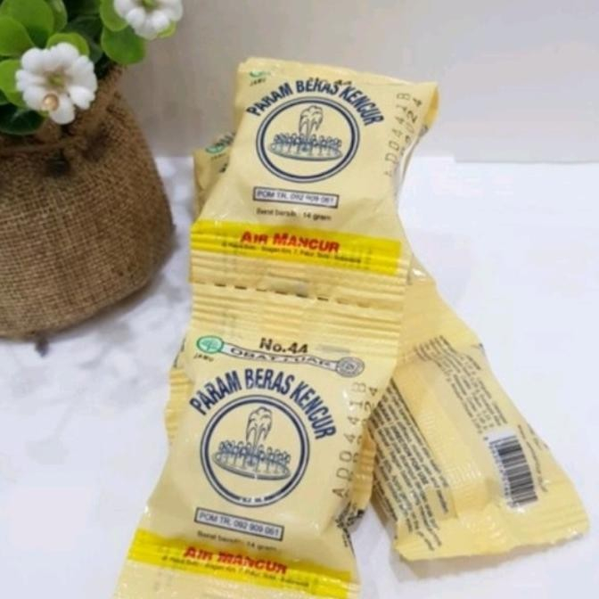 

Banda Aceh 1 pack 50 bungkus Jamu Air Mancur Parem Beras Kencur /Param Mustajab Balur