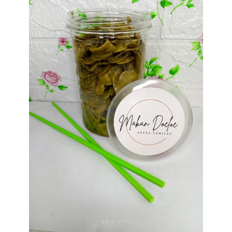 

MAKAN DOELOE Keripik Pisang Rasa Matcha 300gr II 1000 ml Free Sumpit Warna Sesuai Rasa