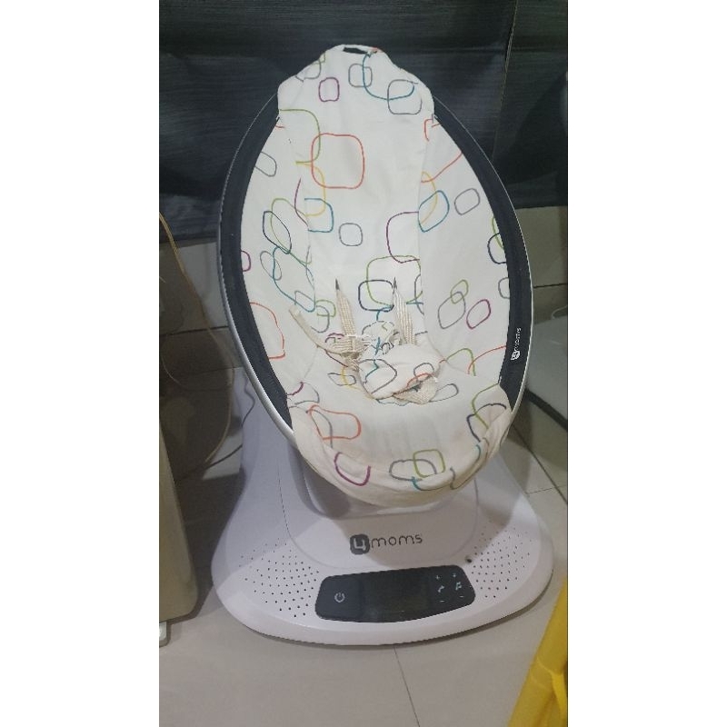 4moms Mamaroo 4.0 baby bouncer