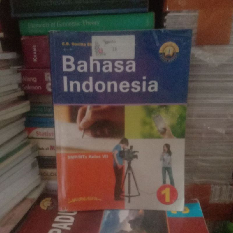 BUKU BAHASA INDONESIA UNTUK SMP KELAS 7/1REVISI PENERBI YUDISTIRA