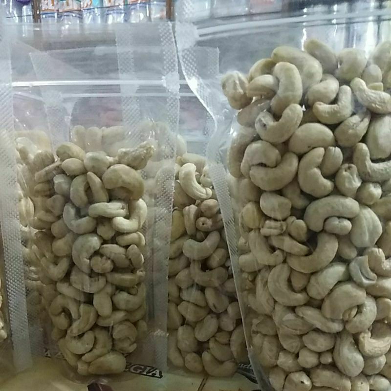 

kacang mede