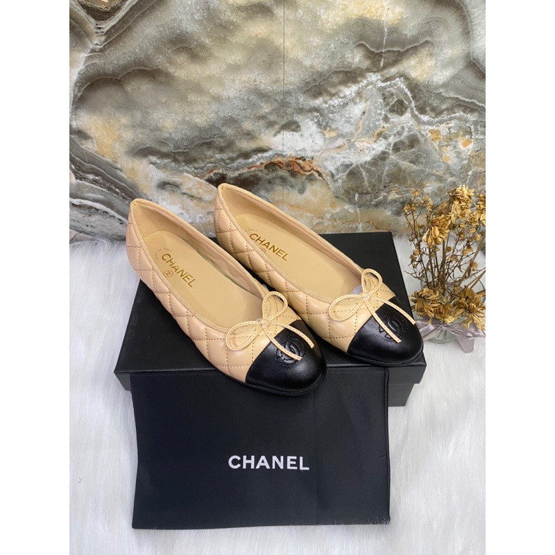 CHANEL FLAT SHOES